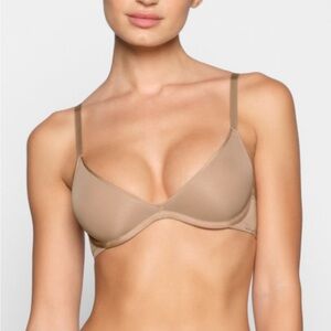 NWT SKIMS Weightless Scoop Bra Size Clay 32C